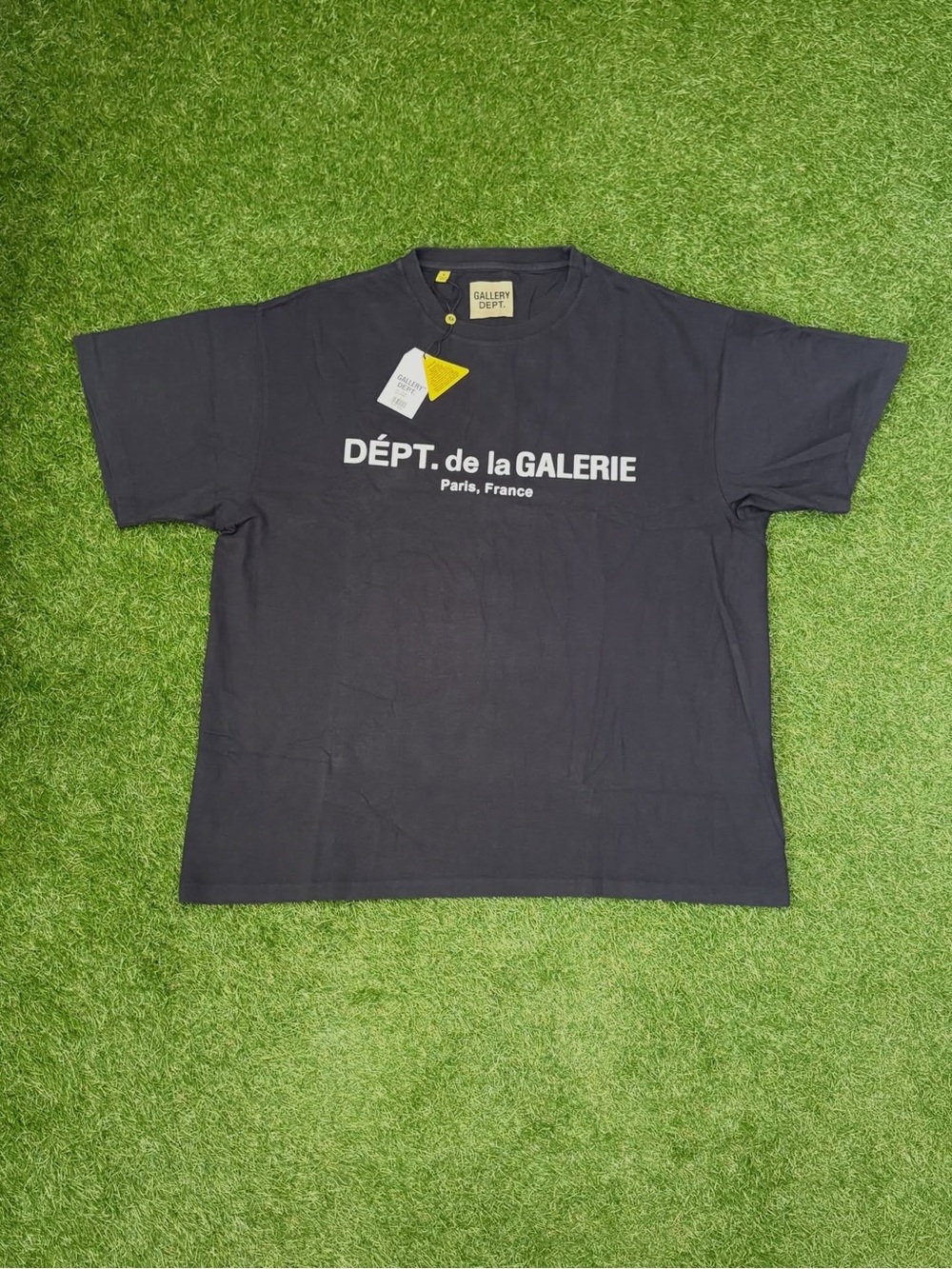 DEBT. de la GALERIE Tee